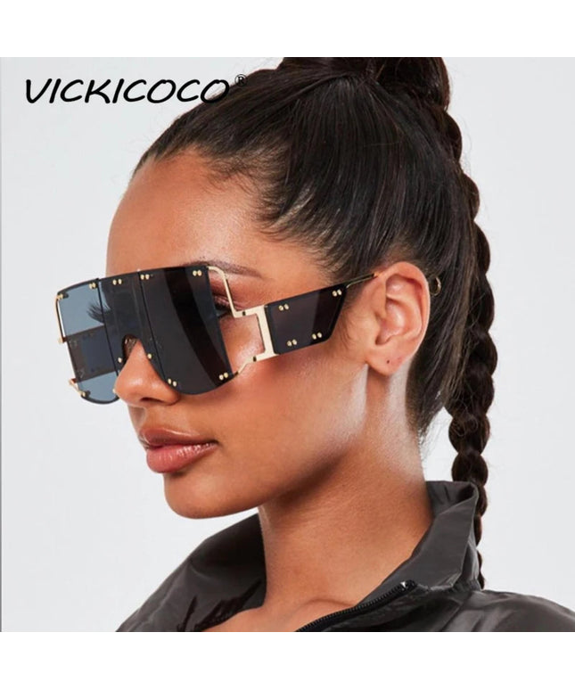 Fashion Square Goggle Sunglasses Women Oversized Metal Frame Vintage Glasses Men Shades Punk Glasses Luxury Brand Rivet Eyewear
