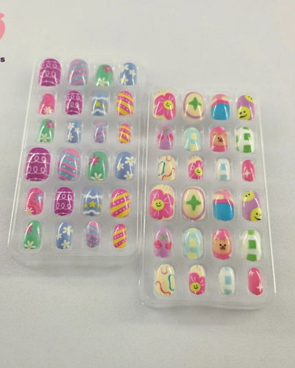 24Pcs Kids Press on Nails Children Fake Nails Girls Full Cover Short False Fingernails for Kids Design Decoration Lovely Pattern