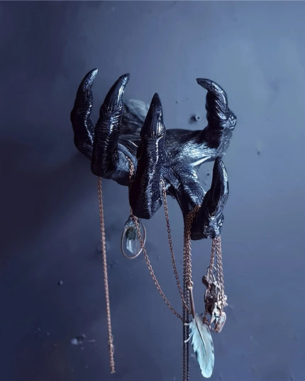 Demon Hand Wall Hanging Statues Devils Claw Hand Sculpture Gothic Decor, Halloween Wall Art Decorations For Living Room (Black A