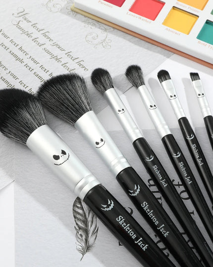 Christmas Eve Fright 6 Black Brushes Jack Skull Makeup Brush Set Horror Wood Makeup Brush Suitable for  Girls Holiday Gifts