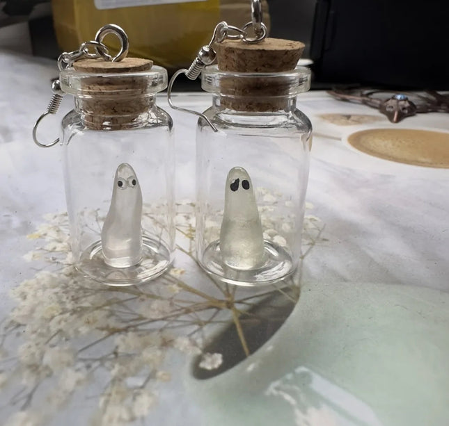 Glow-in-the-Dark Ghost Glass Bottle Earrings, 1 Pair, Cute Halloween Style, Cartoon Gothic Charm, Elegant