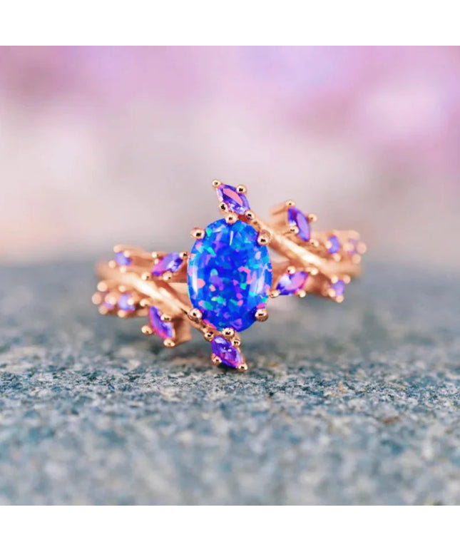 Fashionable Women's Ring with Leaf Shaped Inlaid Artificial Gemstones Suitable for Daily Travel and Holiday Gift Giving Rings