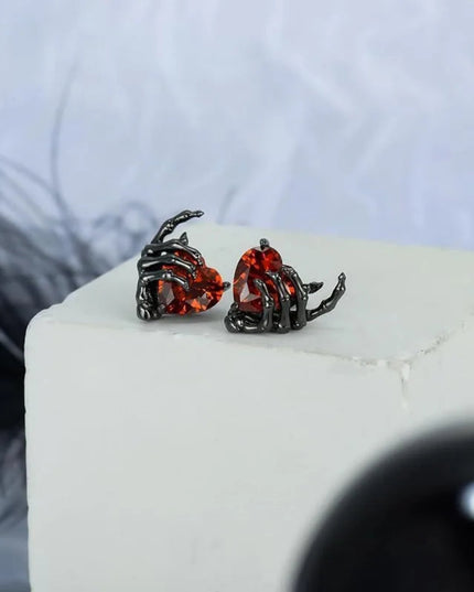 New Product Design Fashionable, Simple, Retro Halloween Dark Series Ghost Hand Love Earnail Earrings for Women