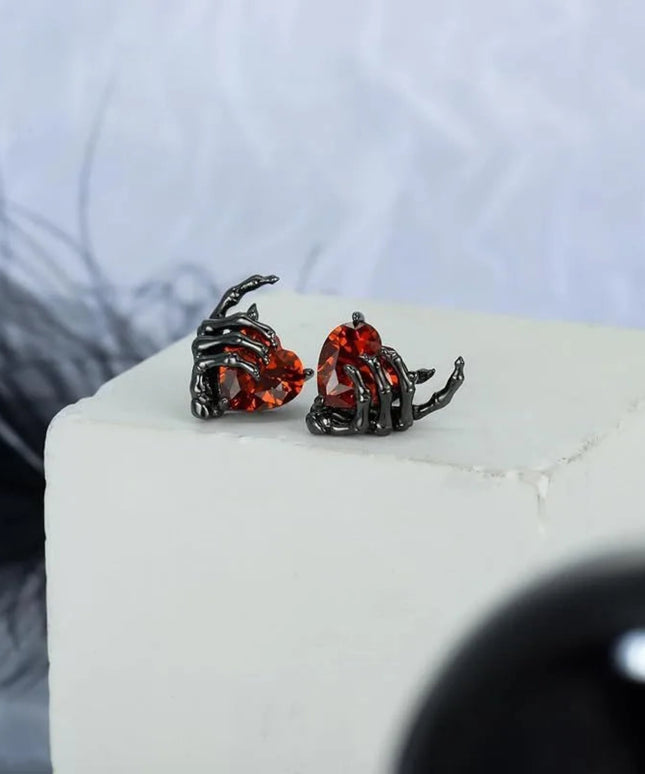 New Product Design Fashionable, Simple, Retro Halloween Dark Series Ghost Hand Love Earnail Earrings for Women
