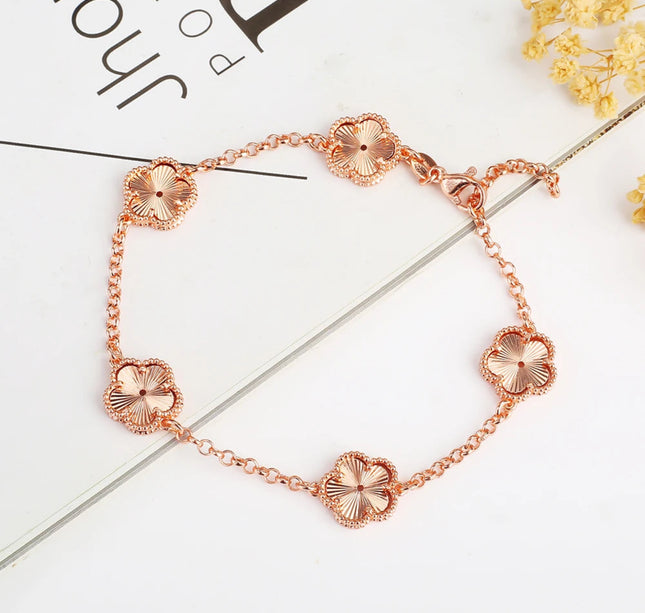 Hot Selling High-Quality Flower 5-Leaf Petal Natural Stone White Shell Lady Plant Bracelet High-Quality Simple Luxury